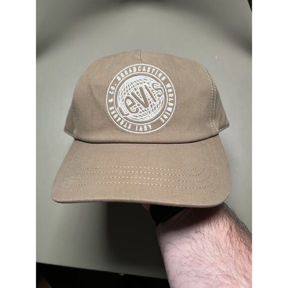 Levi’s Strauss Broadcasting Worldwide Baseball Cap Beige - Picture 1 of 8